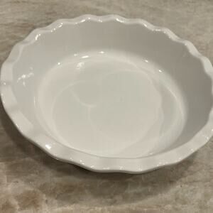 Emile Henry white stoneware pie plate France 9”